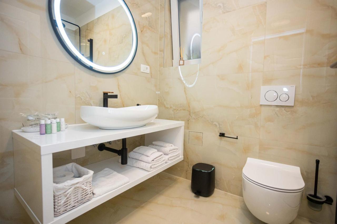 City And Style Luxury Rooms Split Exterior photo